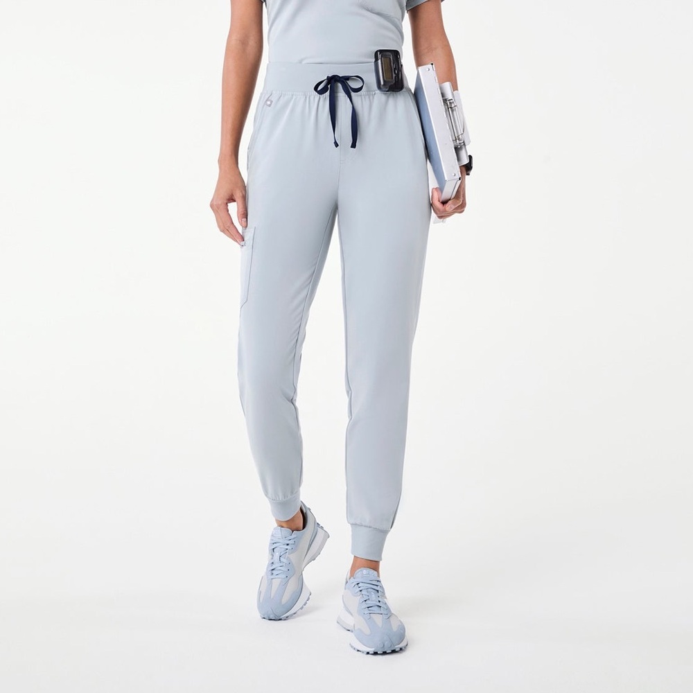 Zamora Medium Figs scrub pants